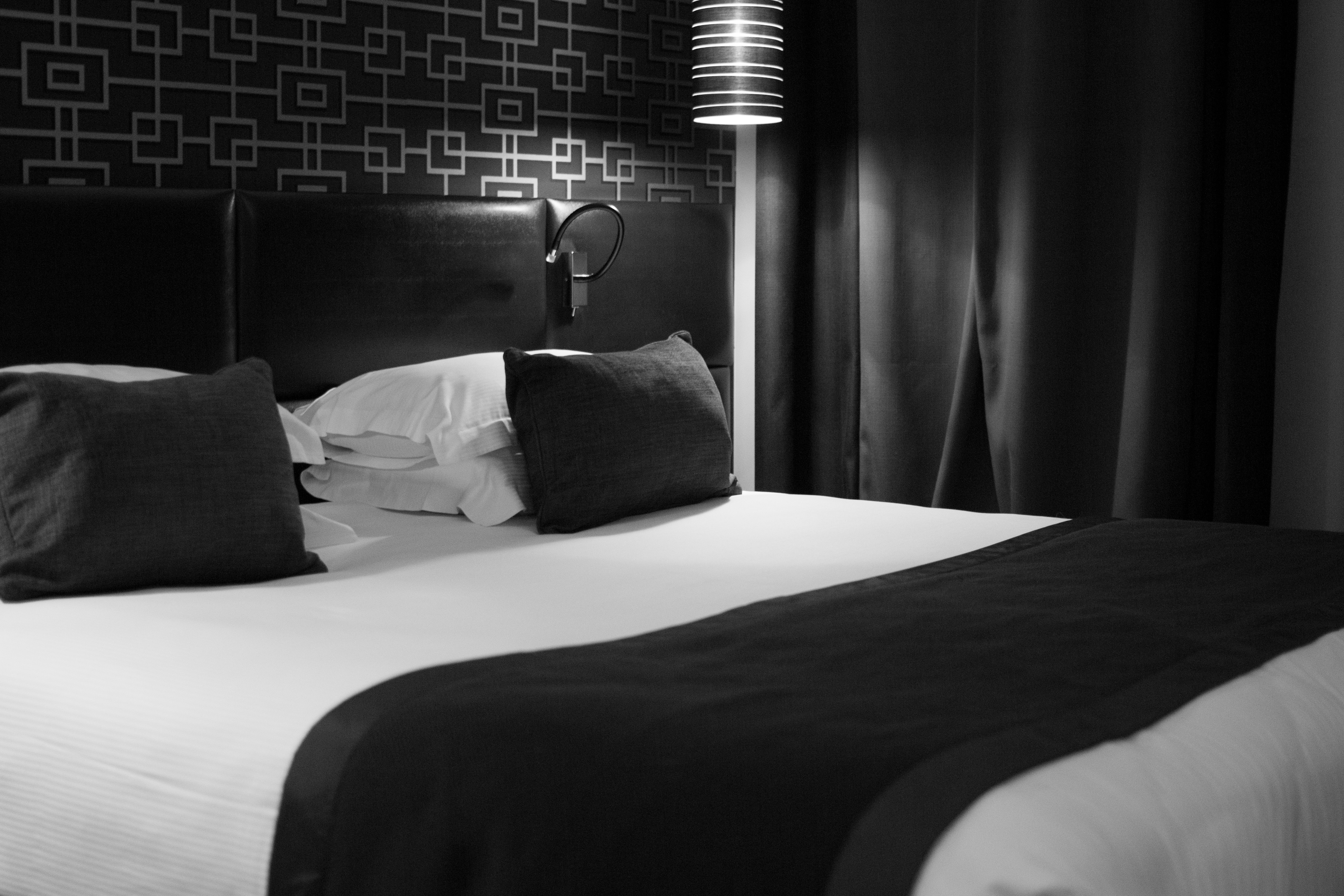 Le Grey Bedroom