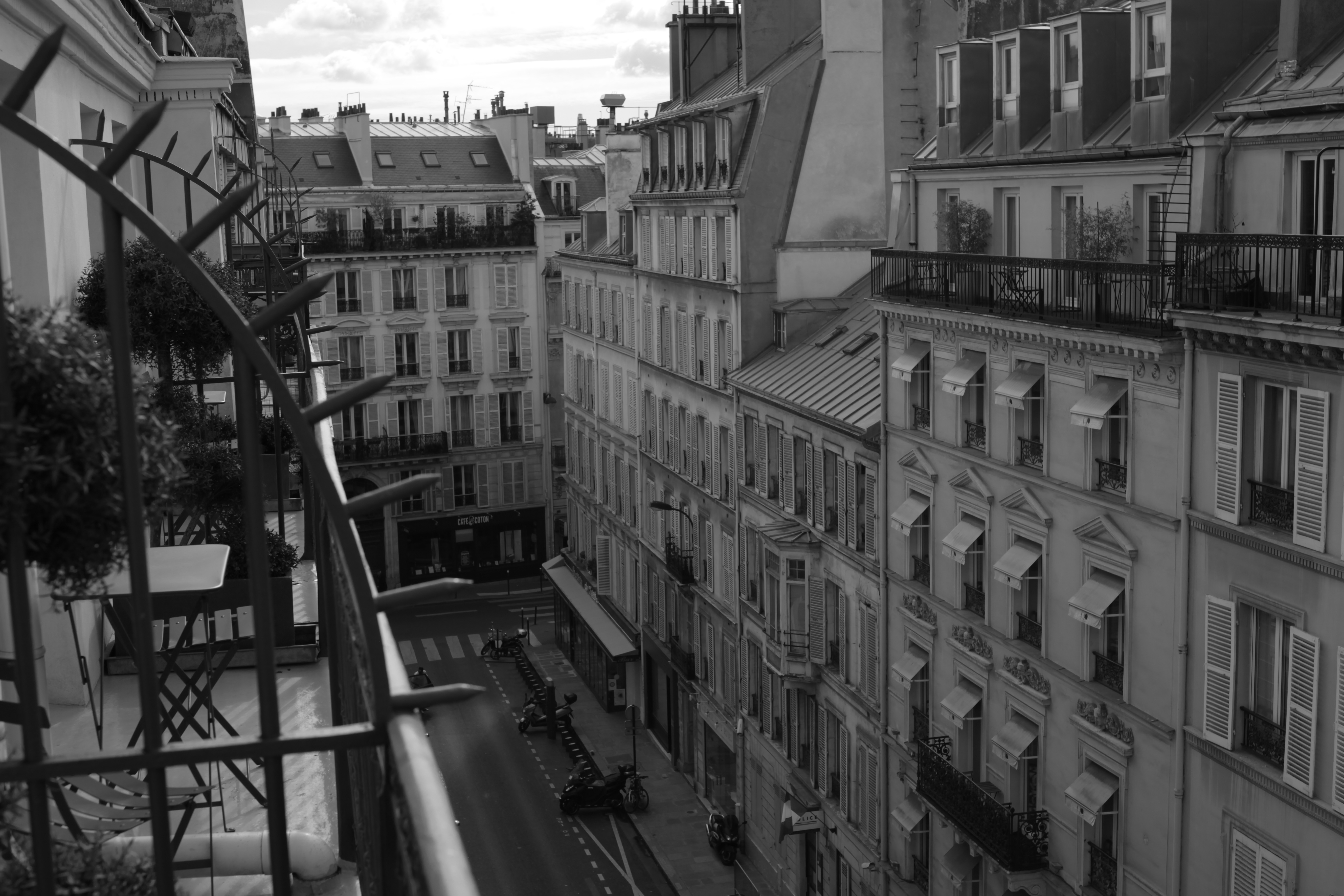 Le Grey Balcony Le Grey Balcony
