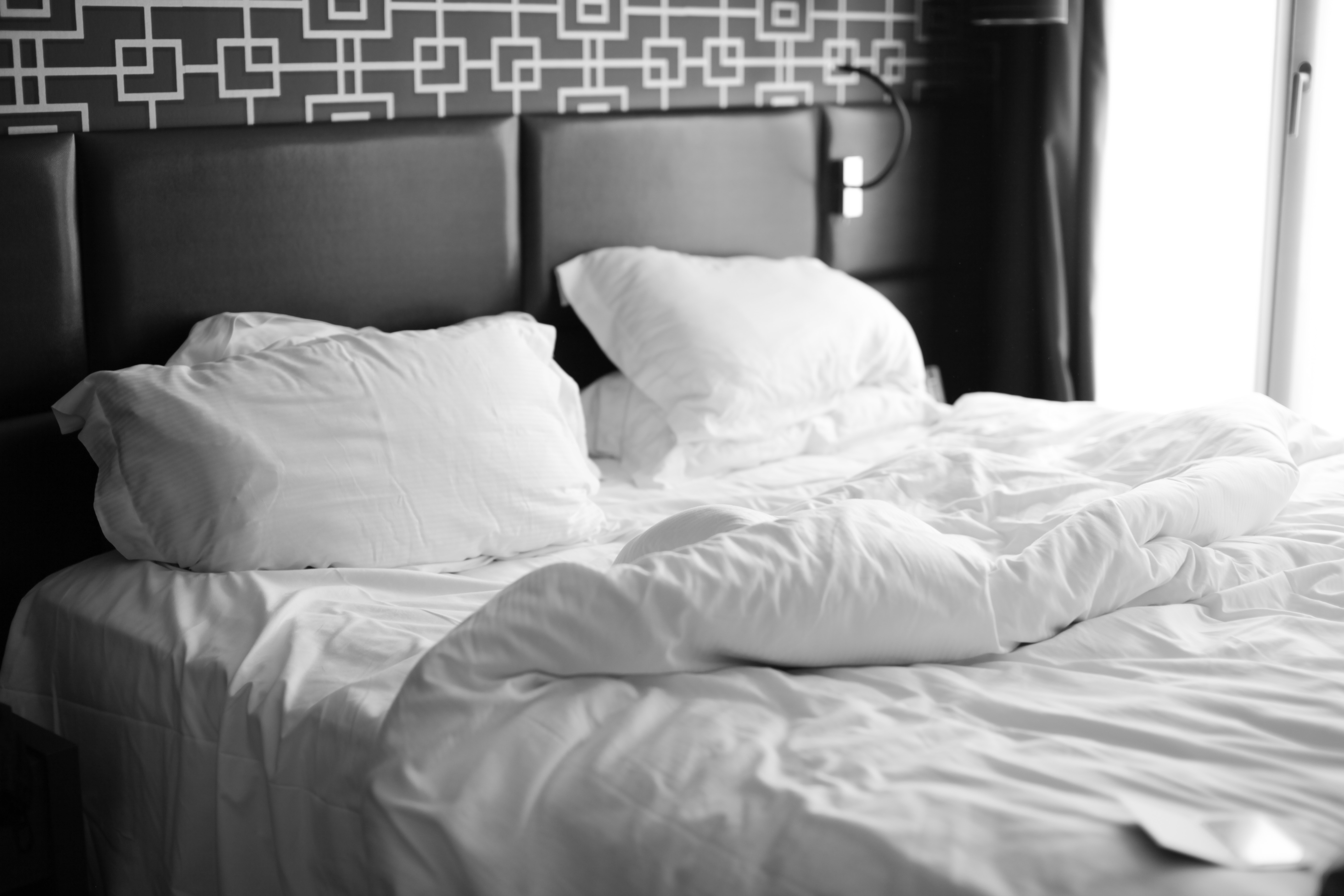 Le Grey Bedroom 54