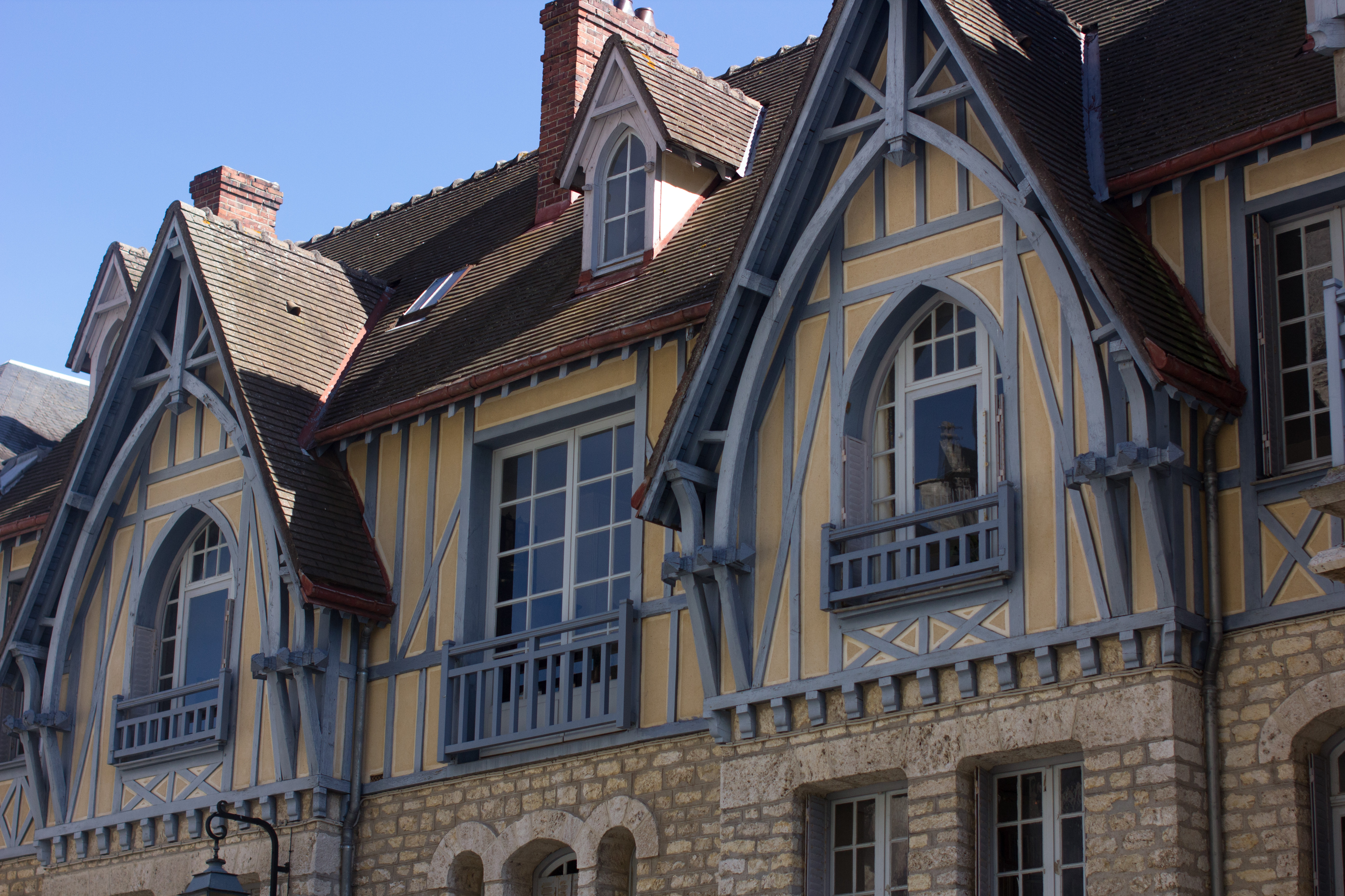 Chartres by Living In Clips Chartres by Living In Clips
