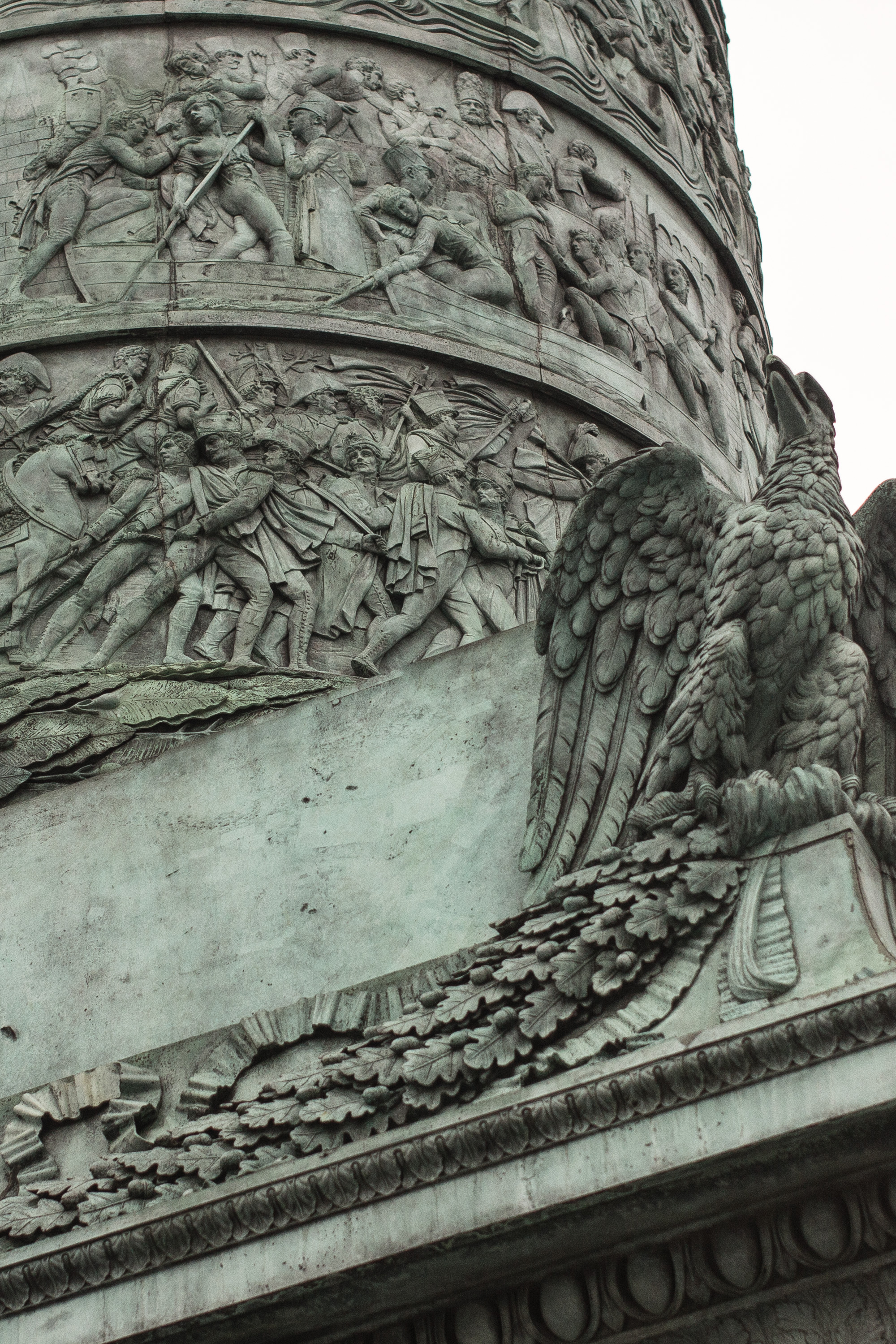 Bas-reliefs and sculptured details on the column Bas-reliefs and sculptured details on the column